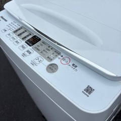 美品 Hisense ハイセンス 5.5kg 全自動洗濯機 HW-55E2W 2022年製の画像