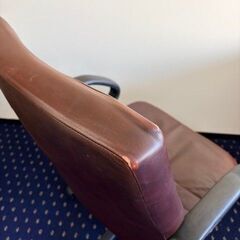 重厚感たっぷり家具セット 【事務用チェア／オフィスチェア】の画像