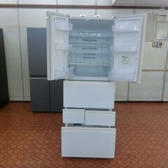 ID 713000　東芝６ドア　605L　２０１４年製　GR-H610FV(ZW)　野菜室トレーひび割れありの画像