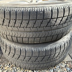 スタッドレスタイヤの画像