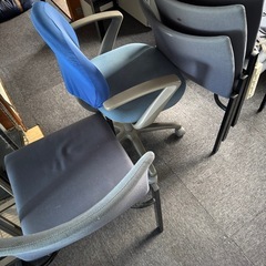 テーブル 椅子の画像