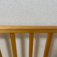 木製ベビーベッドの画像