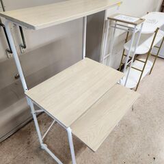 【利再来留館（調布市粗大ごみ再生品）】　出品Ｎｏ．１9　　品名　パソコンラックの画像