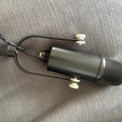 コンデンサーマイクと携帯スタンドの画像