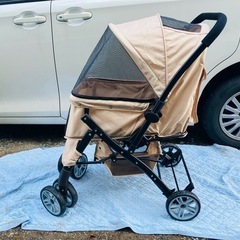 カートハンドル動かせる犬用ペットカートの画像