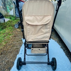 カートハンドル動かせる犬用ペットカートの画像