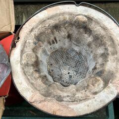 七輪と炭の画像