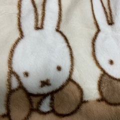 ミッフィーのミニ毛布　の画像