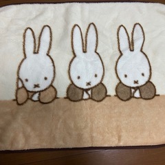 ミッフィーのミニ毛布　の画像