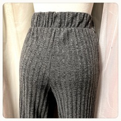 ‪꒰Bershka꒱‬リブ ロング フレアパンツ 灰色 LサイズOKの画像