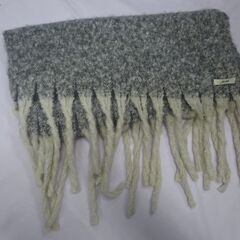 ( E-131 )Jewelobe ジュエローブ 2カラーMIXストールマフラー グレー おしゃれ ふわふわ なめらか 中古の画像