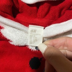 H&M サンタ ニット パーカーの画像