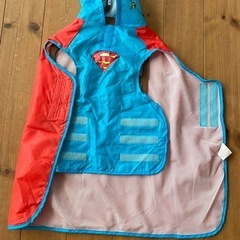 中型犬用レインコート　スーパーマンの画像