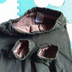 【状態良好】サイズ90　ユニクロ　カーキ　フリース裏生地　ズボンの画像