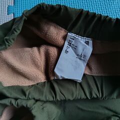 【状態良好】サイズ90　ユニクロ　カーキ　フリース裏生地　ズボンの画像