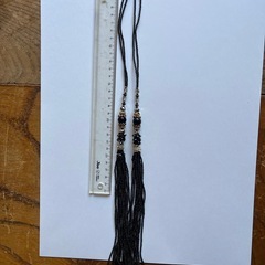 ビーズ装飾のロングネックレスの画像