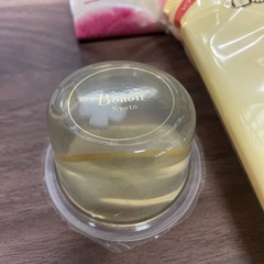 クッキー、蒟蒻ゼリー、レモンゼリー、焼き菓子、カフェラテ、缶コーヒー、砂糖、後の月の画像