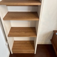 天井突っ張り式オープン書棚　ニトリの画像