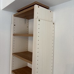 天井突っ張り式オープン書棚　ニトリの画像