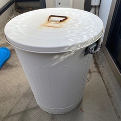 ゴミ箱　の画像