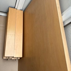 ダイニングテーブルの画像