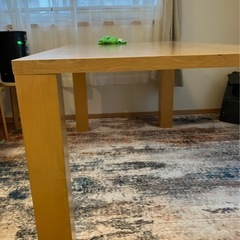 ダイニングテーブルの画像