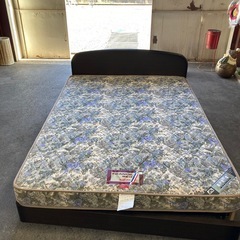 今年最後の大特価！　驚異の価格　ダブルベッドセットの画像