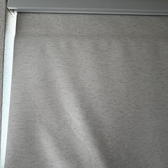 突っ張り式ロールカーテンの画像