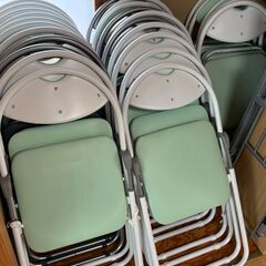 急な人の集まりや、イベントに便利　パイプ椅子37脚✨✨✨️の画像