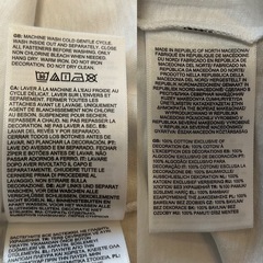 ノースフェイスTHE NORTH FACE メンズTシャツ ホワイト白ロゴ 男性用紳士肩幅　約47センチ 袖丈　約23センチ 身幅　約54センチ 着丈　約74センチの画像