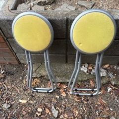 折りたたみ椅子の画像