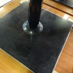 T-068 リサイクル品 訳あり特価 木目 カフェテーブル W700xD700xH700mmの画像