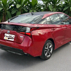 ＼ 誰でも車が買える次世代低与信ローン専門店／ 安心の１年保証付き 距離無制限！中古車販売 カーメル山梨店　平成３０年　トヨタ　プリウス　71,800㌔の画像