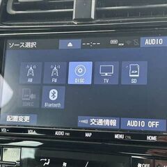 ＼ 誰でも車が買える次世代低与信ローン専門店／ 安心の１年保証付き 距離無制限！中古車販売 カーメル山梨店　平成３０年　トヨタ　プリウス　71,800㌔の画像