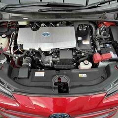 ＼ 誰でも車が買える次世代低与信ローン専門店／ 安心の１年保証付き 距離無制限！中古車販売 カーメル山梨店　平成３０年　トヨタ　プリウス　71,800㌔の画像