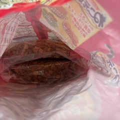 猫の餌と猫砂の画像