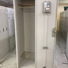 中古　コクヨ　1人用ロッカー　1人　ロッカー　1人ロッカー　掃除道具ロッカー　鍵付　幅広め　Ｗ455×D515　愛知　一宮市　江南市　稲沢市　名古屋　岐阜　各務ヶ原　岐南町　羽島　三重　グッドプライス一宮の画像