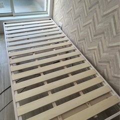 ニトリ　天然木3段階高さ調整 脚付きすのこベッドの画像