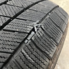 215/60R16 BRIDGESTONE VRX3 スタッドレスタイヤ 2022年製  2本の画像