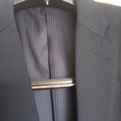 メンズ黒紺色ジャケットＬ（ユニクロ スリムフィット）の画像