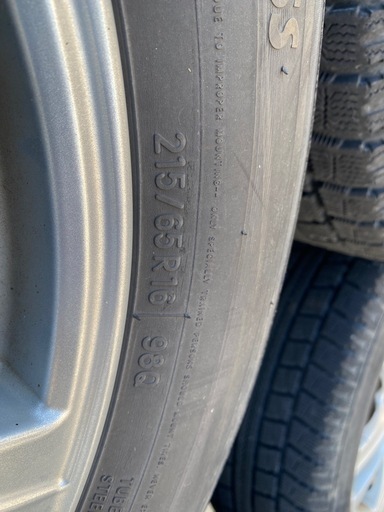 スタッドレスタイヤ　アルミホイール付き　215/65R16