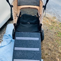 大型犬用スロープ付きペットカートの画像