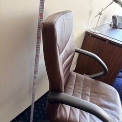 重厚感たっぷり家具セット 【事務用チェア／オフィスチェア】の画像