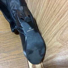 黒ロングブーツの画像