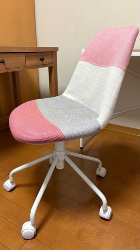 回転チェアピンク (M) 港区役所の椅子《チェア》の中古あげます・譲り