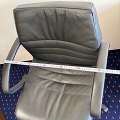 重厚感たっぷり家具セット 【事務用チェア／オフィスチェア】の画像