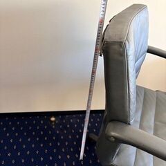 重厚感たっぷり家具セット 【事務用チェア／オフィスチェア】の画像