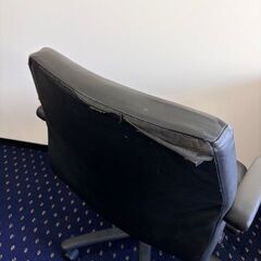 重厚感たっぷり家具セット 【事務用チェア／オフィスチェア】の画像
