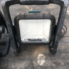 マキタLEDスタンドライト2個セットの画像