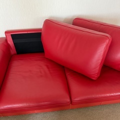 赤いレザーソファ（フランスベッド・美品です）取りに来ていただける方、お譲りします。の画像